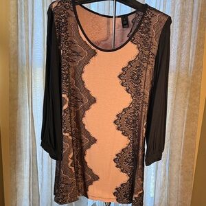 BKE Blush Pink Scoop Neck Top with Black Lace and Sleeves